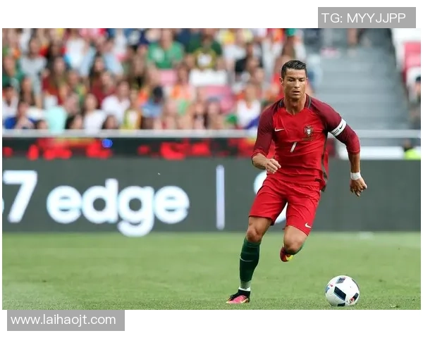 以球星分类探讨不同类型足球的发展特点与运动文化价值