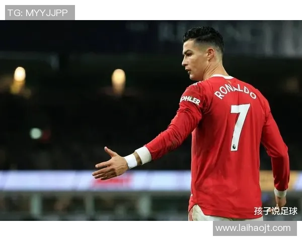 孤独的足球星在浩瀚宇宙中闪烁,见证着无尽梦想与挑战的轨迹 孤独的足球星在浩瀚宇宙中闪烁,见证着无尽梦想与挑战的轨迹