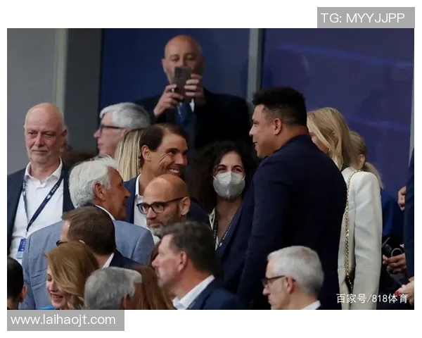 当传奇并肩微笑时世界为之沸腾足球巅峰巨星世纪同框瞬间 当传奇并肩微笑时世界为之沸腾足球巅峰巨星世纪同框瞬间